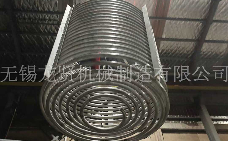 反應釜上的外盤管是如何安裝上去的？